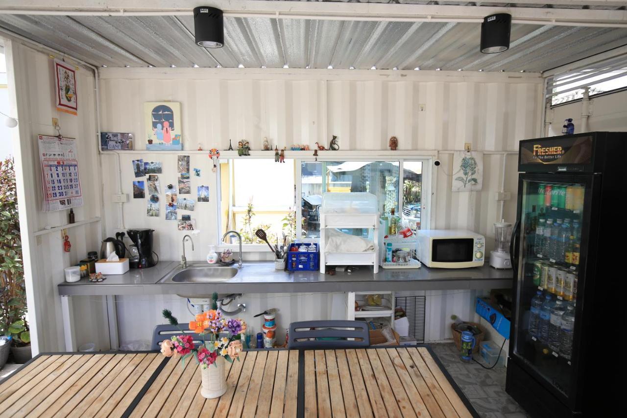 Appartamento Day Off House Chiang Mai Near Walking Street Esterno foto
